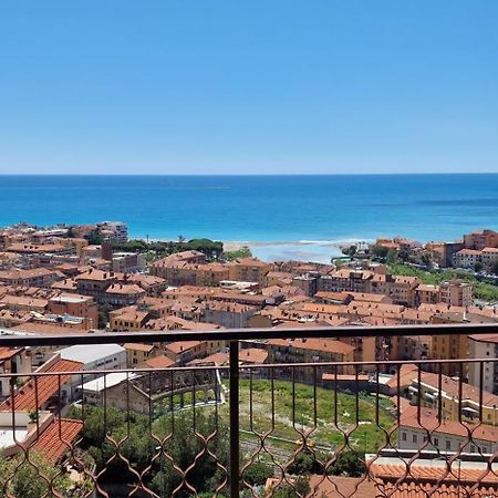 Thekeystudio, La Casa Del Mare Azzurro With Seaview Ventimiglia Exterior foto