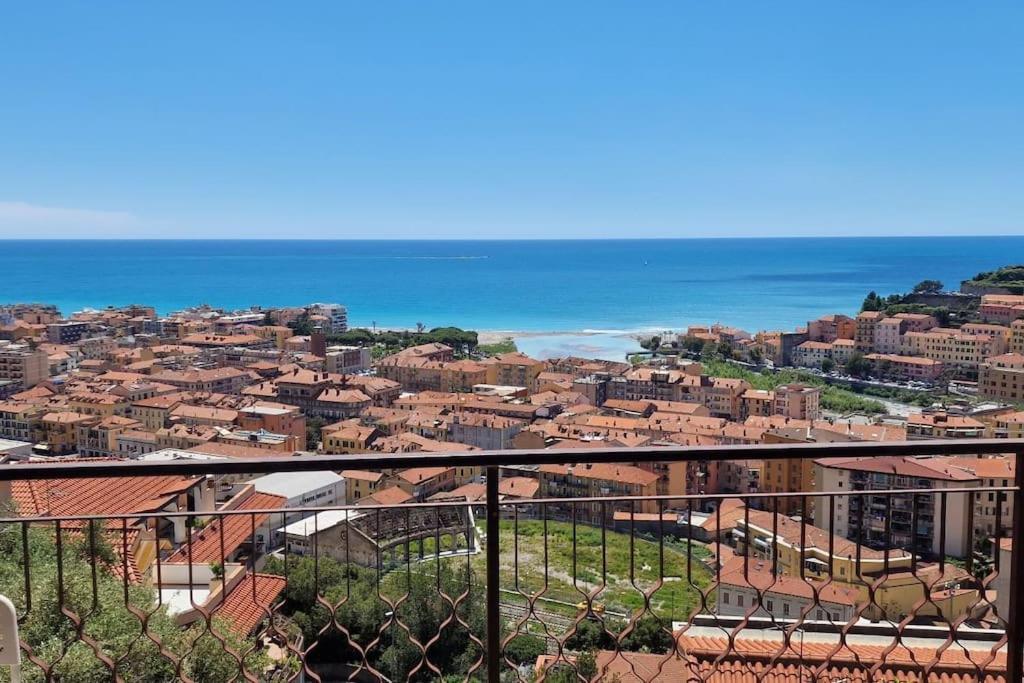 Thekeystudio, La Casa Del Mare Azzurro With Seaview Ventimiglia Exterior foto